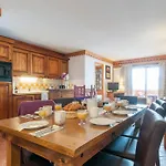 Aparthotel Pierre & Premium Les Hauts Bois 4*