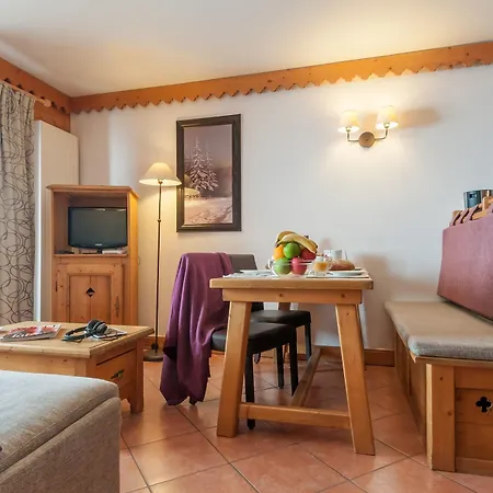 Pierre & Premium Les Hauts Bois Апарт-отель 4*