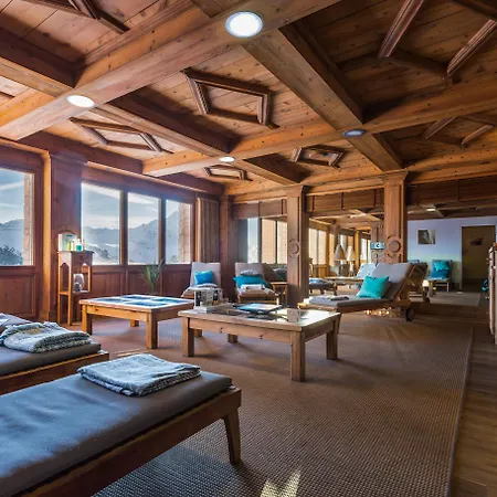 Pierre & Premium Les Hauts Bois Апарт-отель 4*