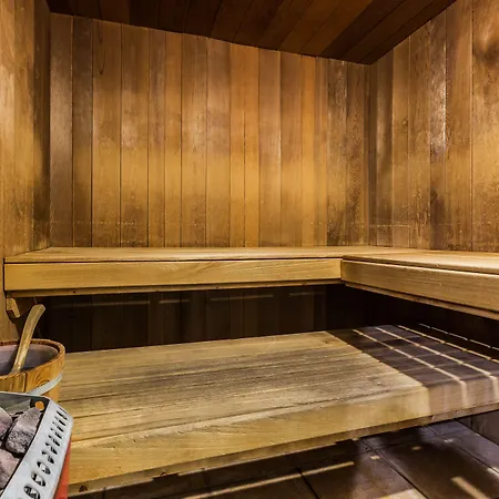 Apart-hotel Pierre & Premium Les Hauts Bois 4*